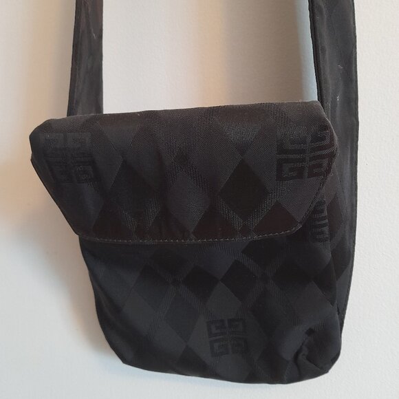 Black Givenchy monogram bag & Pouch +  FREE silk scarf included. - Picture 9 of 17